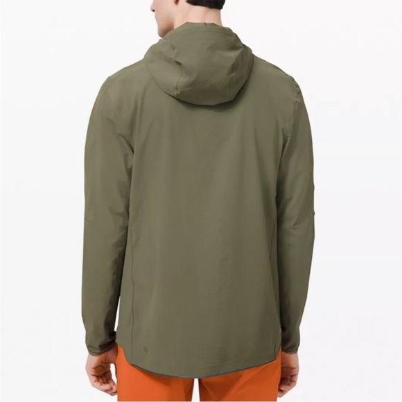 Lululemon exhibitionist anorak jacket - water resistant. Size large. - Picture 2 of 4